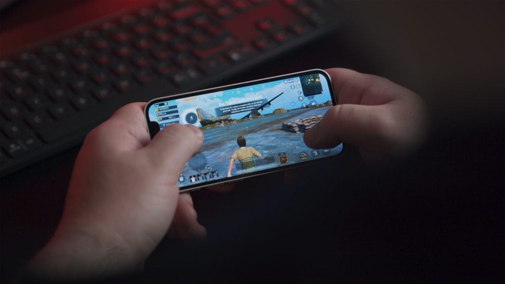 Play to earn games: Pros and cons you must know before starting